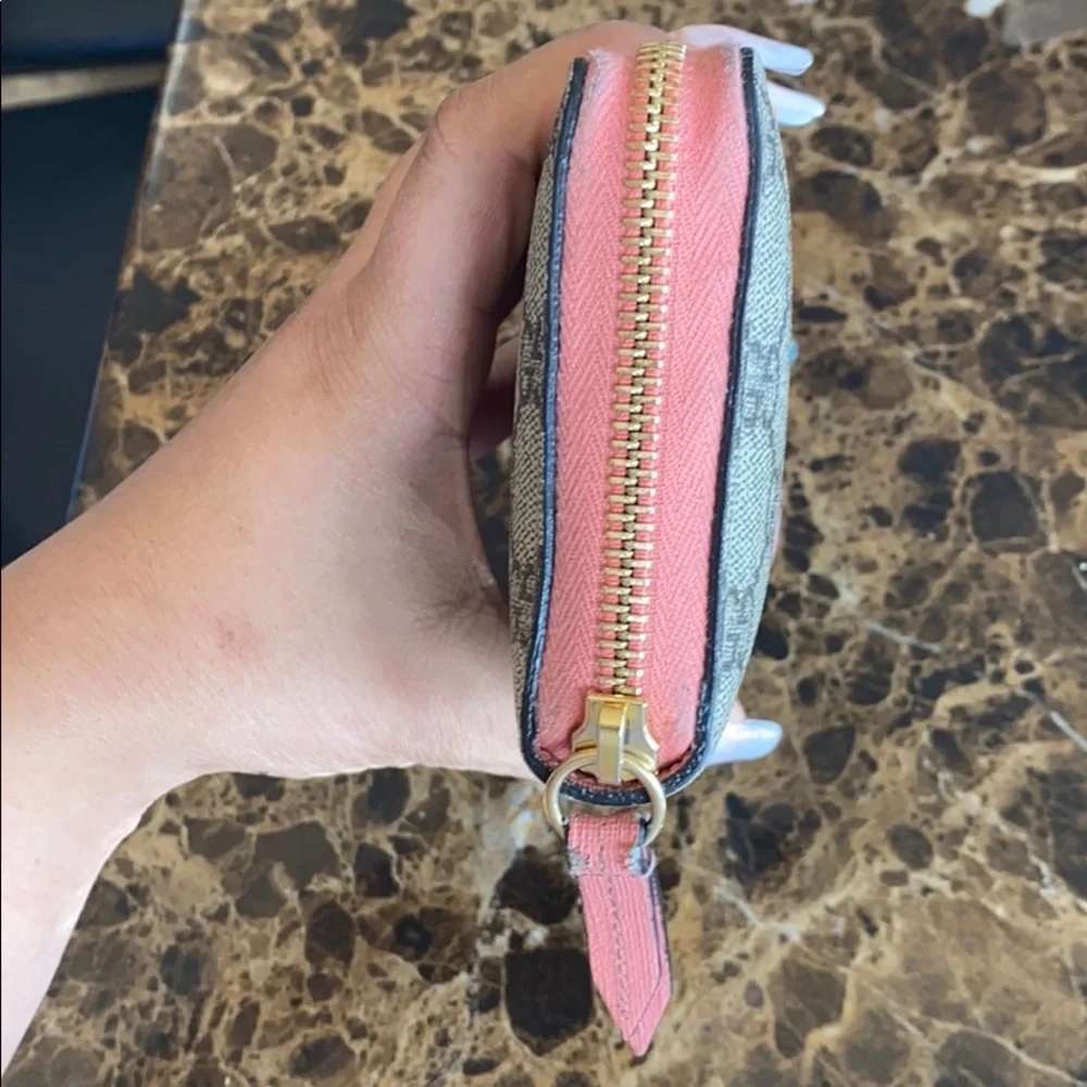 Gucci designer zip